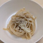 グラスコート - パルミジャーノレジャーノで和えるパスタ