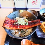 うな賀 - 素材も、蒸しも、焼きも、タレも、全部いい。