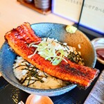 うな賀 - "ひつまぶし"仕様の"うな丼"。