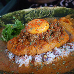 Madre ハーブとスパイス料理のワイン食堂 - 