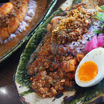 Madre ハーブとスパイス料理のワイン食堂 - 