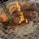 炭火焼肉ホルモン まる味 - 