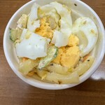 佐野屋 - マカロニサラダにゆで玉子IN