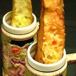 モルト・ボーノ - パスタによく合う、こんがり焼きたてロングバケット！多彩な味をお楽しみ下さい♪