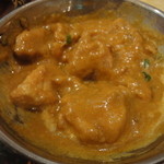 シルジャナ - 普通のチキンカレーで　こんなにチキン　ゴロゴロ