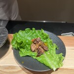 久宝寺口ゑびす - 鶏ホルモン、サンチュで巻いて