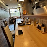 とんかつ 都 - 奥にはテーブル席も