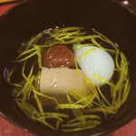 千松しま - 煮含めた梅、胡麻豆腐、菊、蕪