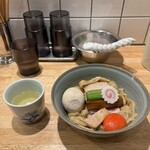 だしと麺 遊泳 - 