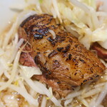 ラーメン二郎 - 炙