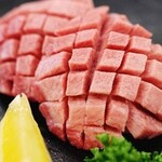 炭火焼肉ホルモン横丁 - 