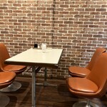 レストラン花園  - どーよ　このテーブルと椅子　