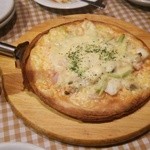 らせん屋 - 魚介類のピザ