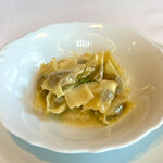 リストランテ イ・ルンガ - 【スペシャリテのラヴィオリ】　アニョロティ ダル プリン