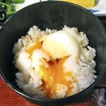 大沢温泉 湯治屋 - ご飯に温泉玉子をかけて