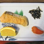 大沢温泉 湯治屋 - 焼き鮭 他