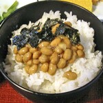 大沢温泉 湯治屋 - ご飯に『花巻納豆』をかけて