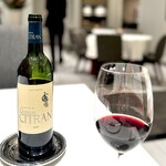 L'ESSOR - おまかせワイン＃３ さて、メインの料理の前にすでに準備完了。 確か、これもお代わりしかかも・・