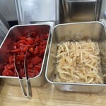 かれえてい - 付け合わせ福神漬けとガリ