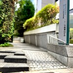 L'ESSOR - 最初のアプローチのスロープ。 このわずかな距離と傾斜が案外難関で、ちょっとビビった。