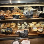 MORETHAN BAKERY - 店内