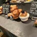 MORETHAN BAKERY - 店内