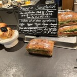 MORETHAN BAKERY - 店内