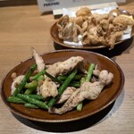 柏のパリパリ - セセリとニンニクの芽の黒胡椒和え638円