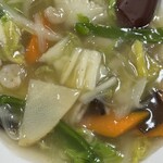 一芳亭 - 八宝菜も野菜を食べていると言う感じで、食べ応えがあり、ペロっと美味しくいただきました