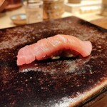 鮨処 乾杯 - 中トロ