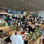 ふるさとごはん みやきや - 店内満員の女性客目立つ