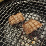 焼肉とみ 横浜関内店 - 厳選・タン2種盛り〜タン元使用〜