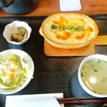 カフェ　浜ちどり - かわまちてらすの時の海老グラタン