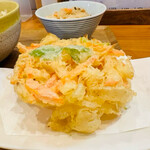 手打ちうどん 上を向いて - 