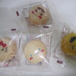 不二家 - 料理写真:選んだマカロンたち