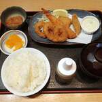 朝市お食事処 山三 道下商店 - 海鮮フライ定食　1,980円