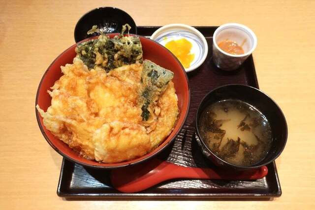 Asaichi Oshokujidokoro Yamasan Michishita Shoten