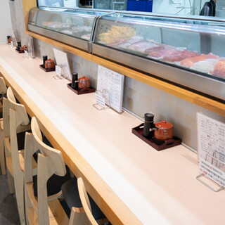 駐車場完備◎初芝駅5分のアクセス便利なレストラン