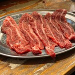 타이슈우 야키니쿠・내장구이 덴푸라 사코이 식당 - ツラミ