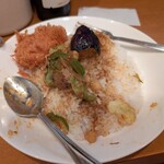 ジンコック - ルゥーを使い切った状態、辛さが来るのでご飯を食べ進めずに後半に残しました。