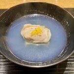 食堂こなん - 椀物 蓬胡麻豆腐 佐久島蛤 潮仕立て