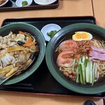 台湾料理　鑫源 - 料理写真:冷麺セット。延辺冷麺を食べたくて、それに中華丼などをつけられてランチタイムは1080円だったかな？夜は100円位高くなる程度。
