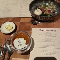 ザ タヴァン グリル＆ラウンジ - 