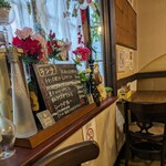 シャルドネ - 店内 ... 何気ない小綺麗さ