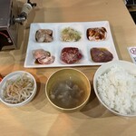 徳川ホルモンセンター - 料理写真:日替わりランチ1,100円