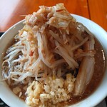 夢の一歩 - 小ラーメン　ニンニクマシマシ、野菜マシマシ、脂少し