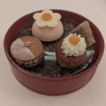 ラ・ベ - プティ・フール