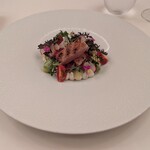 ラ・ベ - キンキのフルールドセルマリネ 炭火焼き トマトとフェンネルクリーム ドライオリーブ