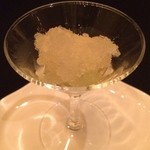 ガストロノミー ジョエル・ロブション - マスカット ハチミツレモンのジュレ、林檎のグラニテを添えて