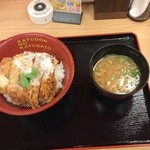 かつさと 住吉バイパス店 - かつ丼＆豚汁